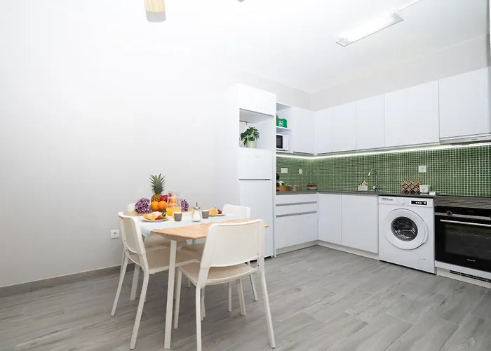 Casa Kiwi - Senhora Da Rocha, Algarve * Porches (Algarve)